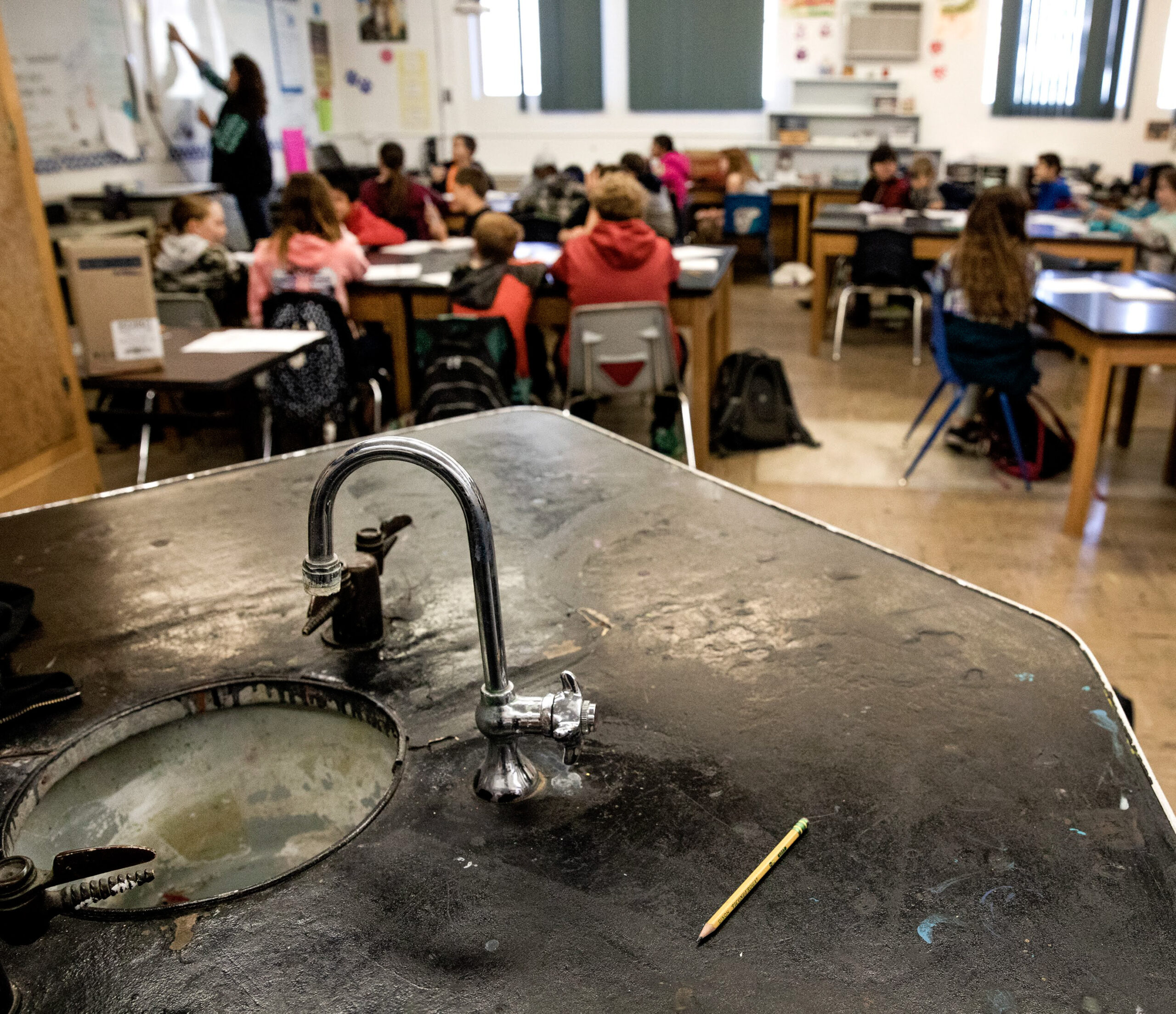 An age-battered laboratory station sits unused inside a science classroom in White Pine Middle School on Tuesday, Oct. 15, 2019. (Jeff Scheid/The Nevada Independent)